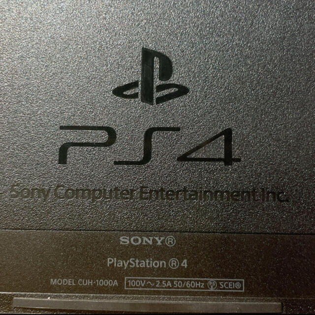 PlayStation4(プレイステーション4)のPS4 本体 エンタメ/ホビーのゲームソフト/ゲーム機本体(家庭用ゲーム機本体)の商品写真