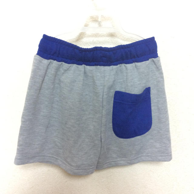 Champion(チャンピオン)の『Champion』新品ショートパンツ キッズ/ベビー/マタニティのキッズ服女の子用(90cm~)(パンツ/スパッツ)の商品写真