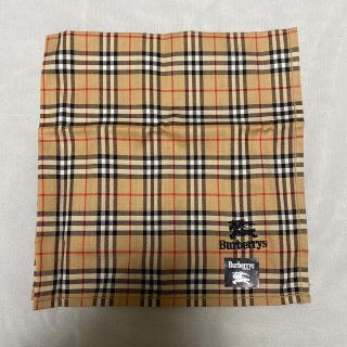 バーバリー(BURBERRY)のBurberrys ハンカチ　ベージュ　チェック　ホース刺繍　未使用品(ハンカチ)