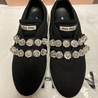 ミュウミュウ(miumiu)の★MiuMiu★クリスタル装飾レースアップスニーカー黒美品(スニーカー)