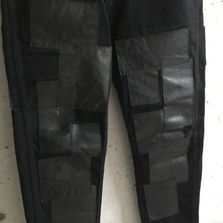 コムデギャルソン(COMME des GARCONS)のalso SCRAP DENIM PANTS  レザーパッチワークパンツ(デニム/ジーンズ)