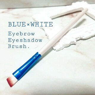 日本未発売💙BLUE × WHITE eyebrow brush💙(パウダーアイブロウ)