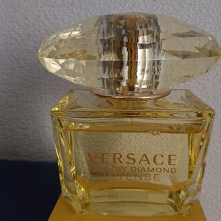 ジャンニヴェルサーチ(Gianni Versace)のヴェルサーチ　イエローダイヤモンドインテンス(香水(女性用))