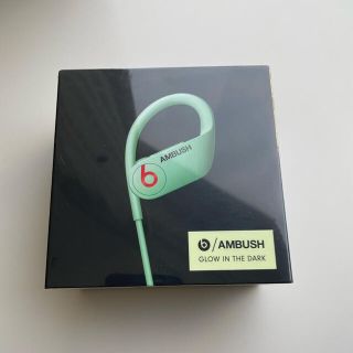 アンブッシュ(AMBUSH)のpowerbeats AMBUSH glow(ヘッドフォン/イヤフォン)