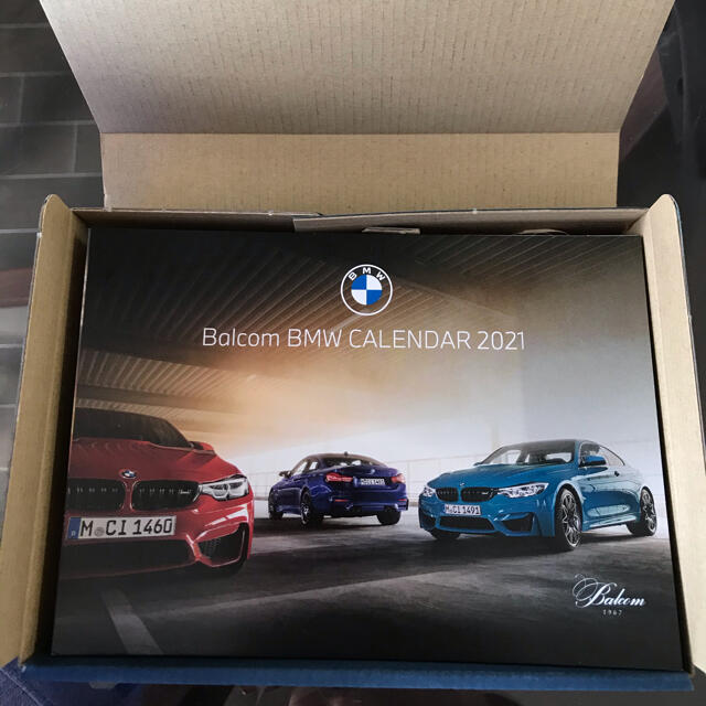 BMW(ビーエムダブリュー)のBMWの2021年卓上カレンダーです。 インテリア/住まい/日用品の文房具(カレンダー/スケジュール)の商品写真