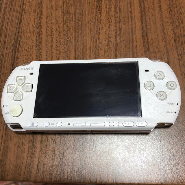 PlayStation Portable(プレイステーションポータブル)のPSP-3000 パールホワイト　 エンタメ/ホビーのゲームソフト/ゲーム機本体(家庭用ゲーム機本体)の商品写真