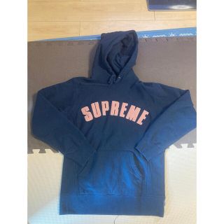 シュプリーム(Supreme)のsupreme アーチロゴ(パーカー)