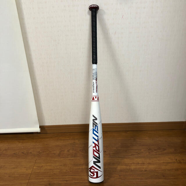 Louisville Slugger(ルイスビルスラッガー)の大幅値下げ！【ルイスビルスラッガー】少年軟式金属バット　78㎝　ニュートロン スポーツ/アウトドアの野球(バット)の商品写真