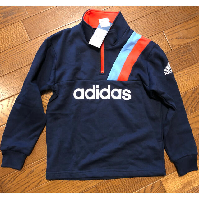 adidas(アディダス)のアディダス　トレーナー　裏フリース　カットソー　130 キッズ/ベビー/マタニティのキッズ服男の子用(90cm~)(Tシャツ/カットソー)の商品写真