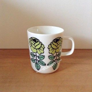 マリメッコ(marimekko)のマグカップ　グリーン２コ(グラス/カップ)