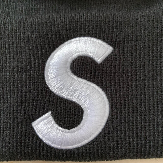Supreme(シュプリーム)のニット帽 ニットキャップ ビーニー　supreme   newera メンズの帽子(ニット帽/ビーニー)の商品写真