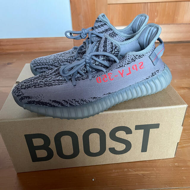 adidas(アディダス)のadidas YEEZY BOOST V2 BELUGA ＋ トリプルホワイト メンズの靴/シューズ(スニーカー)の商品写真