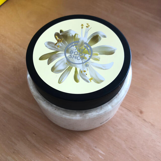 THE BODY SHOP(ザボディショップ)のTHE BODY SHOP moringa ボディー　スクラブ コスメ/美容のボディケア(ボディスクラブ)の商品写真