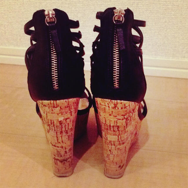 FOREVER 21(フォーエバートゥエンティーワン)のウエッジソールサンダル22.5cm レディースの靴/シューズ(サンダル)の商品写真