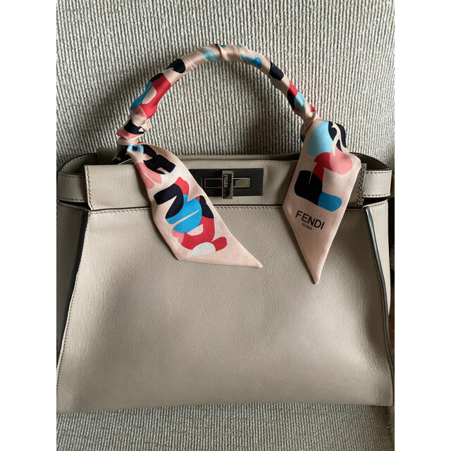 超人気新品 FENDI ピーカーブー ハンドバッグ ラッピー付き 専用になり