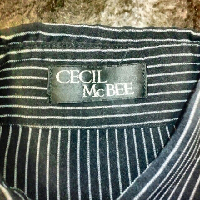 CECIL McBEE(セシルマクビー)のCECIL McBEE⇒ストライプシャツ レディースのトップス(シャツ/ブラウス(長袖/七分))の商品写真