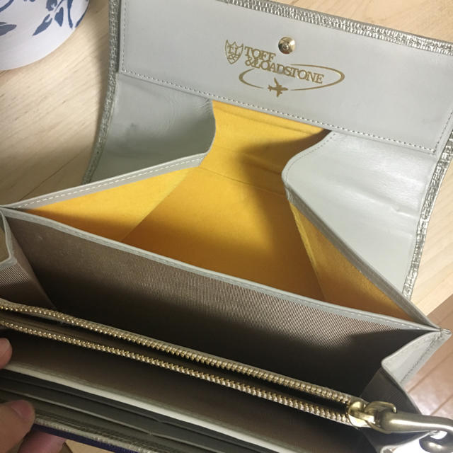 TOFF＆LOADSTONE(トフアンドロードストーン)のトフアンドロードストン 長財布 レディースのファッション小物(財布)の商品写真