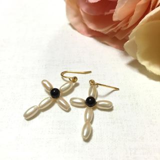 パールクロスのピアス(ピアス)