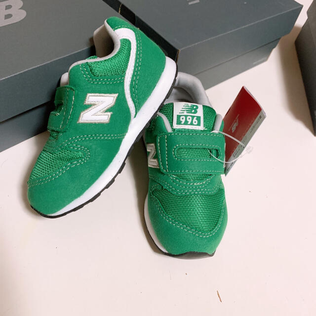 New Balance(ニューバランス)の14.5 新品 ニューバランス スニーカー 996 グリーン キッズ ベビー キッズ/ベビー/マタニティのベビー靴/シューズ(~14cm)(スニーカー)の商品写真