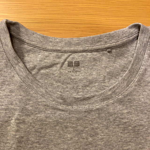 UNIQLO(ユニクロ)のUNIQLO ユニクロ グレー 無地 長袖 カットソー ロンT 長袖Tシャツ レディースのトップス(カットソー(長袖/七分))の商品写真