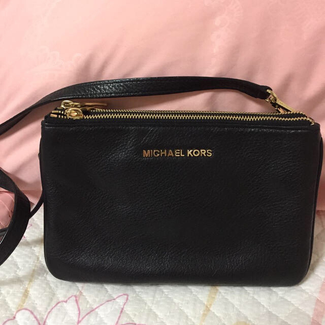 Michael Kors(マイケルコース)のマイケルコース★ミニバッグ(ろーら様) レディースのバッグ(ハンドバッグ)の商品写真