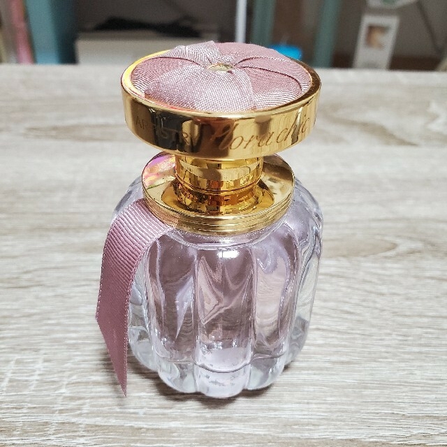 Amway(アムウェイ)のARTISTRY オードパルファン コスメ/美容の香水(香水(女性用))の商品写真