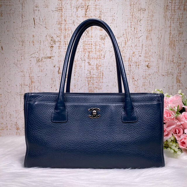 再入荷】 CHANEL - ✨美品✨CHANEL シャネル エグゼクティブ トート