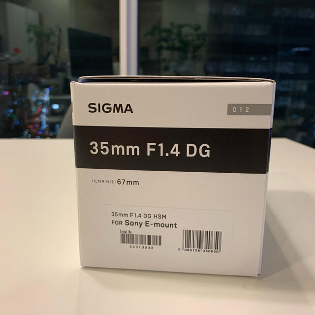 SIGMA(シグマ)の新品 SIGMA 35mm F1.4 DG HSM Art シグマ Eマウント スマホ/家電/カメラのカメラ(レンズ(単焦点))の商品写真