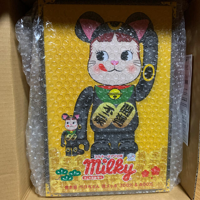 不二家 BE@RBRICK ペコちゃんベアブリック 招き猫 100% 400%ベアブリック