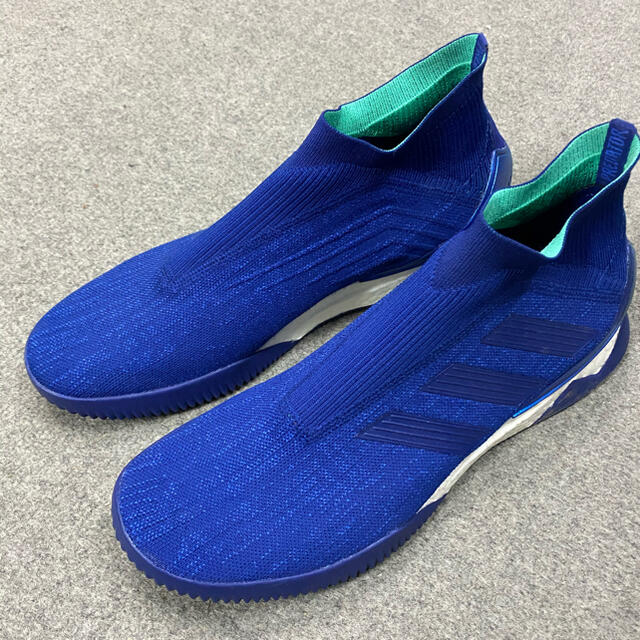 adidas(アディダス)のadidasプレデタータンゴ18+TR28.5㎝新品同様未使用品 スポーツ/アウトドアのサッカー/フットサル(シューズ)の商品写真