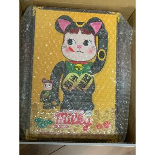 フジヤ(不二家)のBE@RBRICK  招き猫 ペコちゃん 黒メッキ 100％ ＆ 400％(キャラクターグッズ)