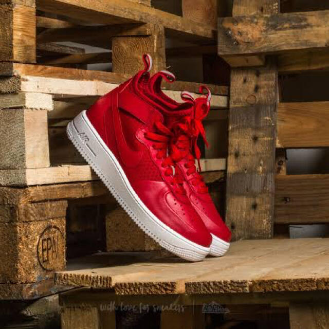 NIKE(ナイキ)のNIKE AIR FORCE 1 ULTRAFORCE MID RED 25.5 メンズの靴/シューズ(スニーカー)の商品写真