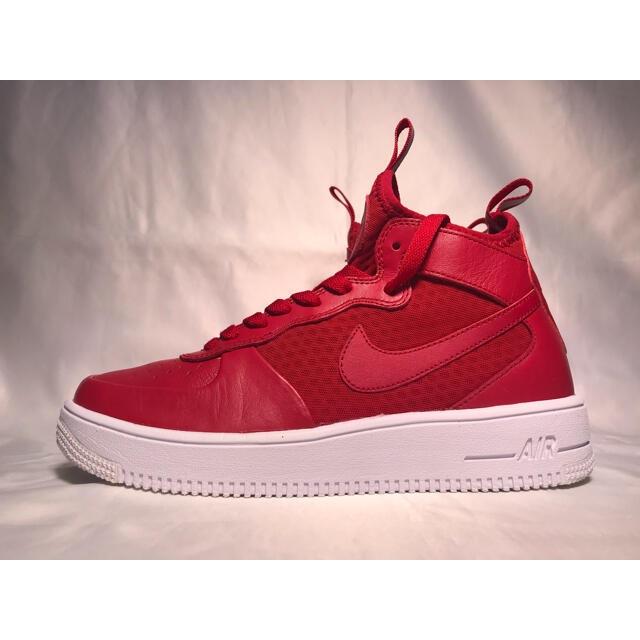 NIKE(ナイキ)のNIKE AIR FORCE 1 ULTRAFORCE MID RED 25.5 メンズの靴/シューズ(スニーカー)の商品写真