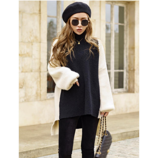 Monotone Back Tail Turtleneck Knit