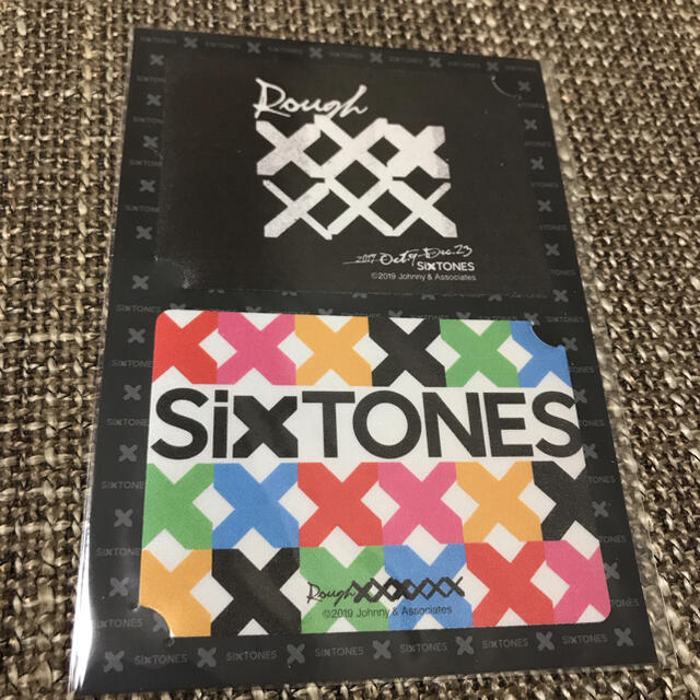 Johnny's(ジャニーズ)の【匿名配送】SixTONES ステッカー エンタメ/ホビーのタレントグッズ(アイドルグッズ)の商品写真