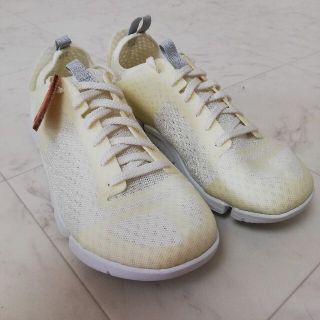 クラークス(Clarks)の未使用!!Clarks クラークス トライエアロビック 軽量スニーカーUK4.5(スニーカー)