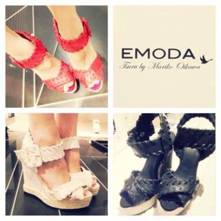 エモダ(EMODA)のEMODA×TSURUウェッジサンダル黒(サンダル)