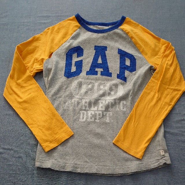 GAP Kids(ギャップキッズ)の【難あり】GAPKIDS長袖XL キッズ/ベビー/マタニティのキッズ服男の子用(90cm~)(Tシャツ/カットソー)の商品写真