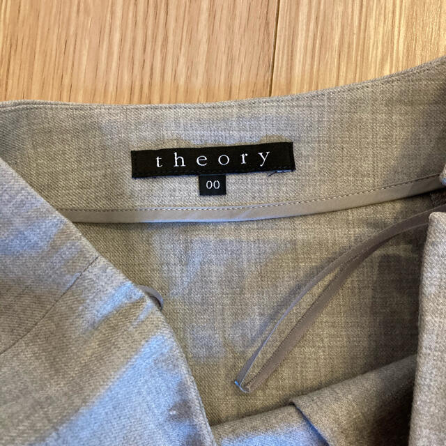 theory(セオリー)の美品　セオリー　スカート　グレー　ウール レディースのスカート(ひざ丈スカート)の商品写真