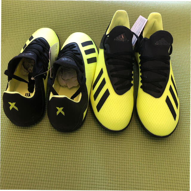 adidas(アディダス)の2足セット 23.5cm &24cm XTANGO アディダス サッカーシューズ スポーツ/アウトドアのサッカー/フットサル(シューズ)の商品写真