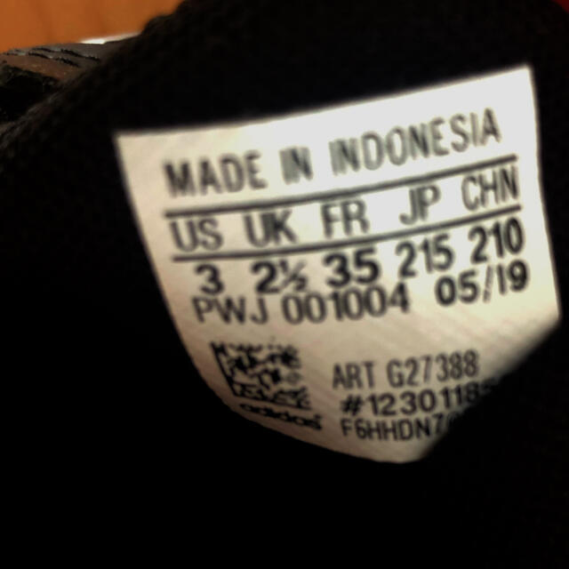 adidas(アディダス)のadidas スニーカー  21.5cm キッズ/ベビー/マタニティのキッズ靴/シューズ(15cm~)(スニーカー)の商品写真