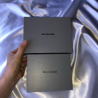 バレンシアガ(Balenciaga)のTHREEさん専用　Balenciaga 付属品4点セット(ショップ袋)