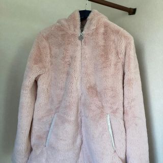 アバクロンビーアンドフィッチ(Abercrombie&Fitch)の桜色フェイクファーパーカー(パーカー)