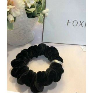 フォクシー(FOXEY)の【美品】♥️FOXEY フォクシー シュシュ ベルベット ブラック (ヘアゴム/シュシュ)