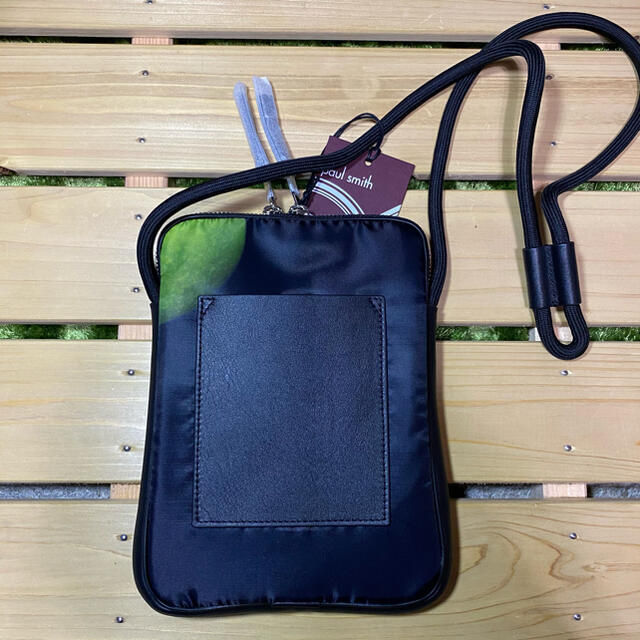 Paul Smith(ポールスミス)の【限定】20AW Apple ポシェット　Paul Smith ポールスミス メンズのバッグ(ショルダーバッグ)の商品写真