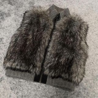 アルマーニエクスチェンジ(ARMANI EXCHANGE)の【美品】 ARMANI exchange ニット × ファーベスト グレー XS(ベスト/ジレ)