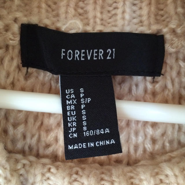 FOREVER 21(フォーエバートゥエンティーワン)のノースリーブニットワンピ レディースのトップス(ニット/セーター)の商品写真