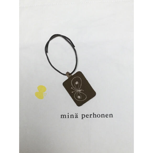 mina perhonen(ミナペルホネン)のミナペルホネン　ハンドメイド　チャーム　キーホルダー　4 ハンドメイドのアクセサリー(キーホルダー/ストラップ)の商品写真