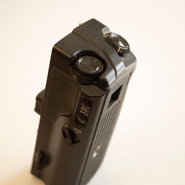 OLYMPUS(オリンパス)のOLYMPUS バッテリーホルダー HLD-7 スマホ/家電/カメラのカメラ(ミラーレス一眼)の商品写真