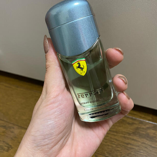 Ferrari(フェラーリ)のフェラーリ　ライトエッセンス　30ml コスメ/美容の香水(ユニセックス)の商品写真